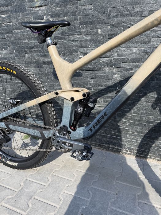 Trek slash se gen5 flight attendant