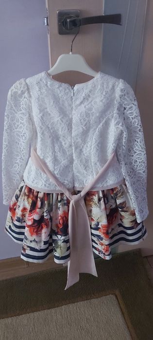 Нарядное платье для девочки.