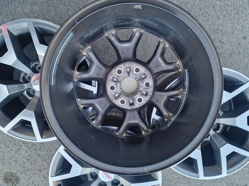 20 цола GMC Siera 6x139.7 Оригинални