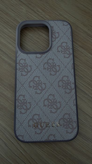 Калъф Guess за Iphone 16 pro