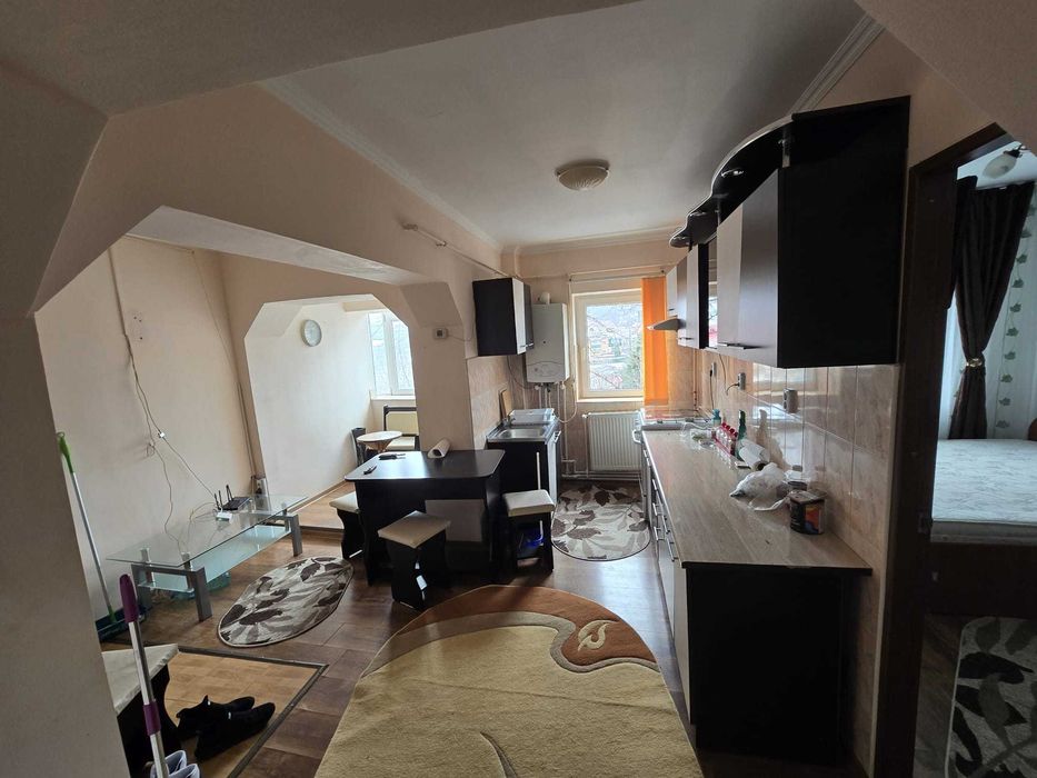 Inchiriez apartament 2 camere,bulevardul 1 Mai,detalii tel:0761720086