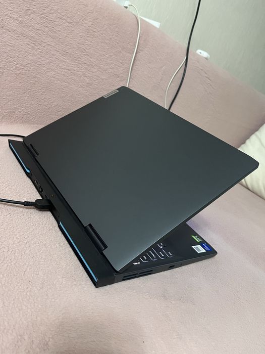 Lenovo IdeaPad Gaming 3 (16IAH7 - Type 82SA)