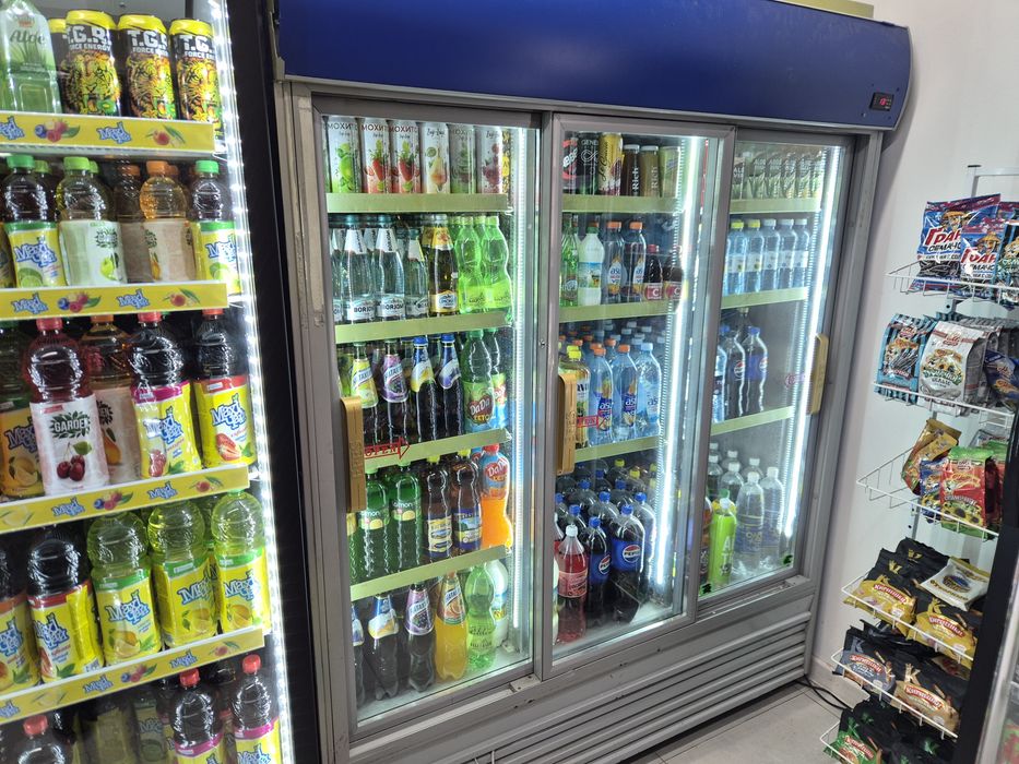 Витринный холодильник