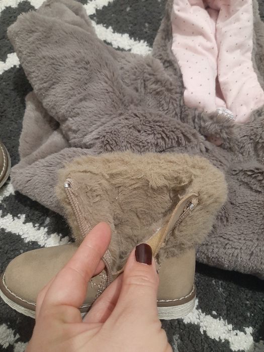 Комплект за момиченце / палто и обувки