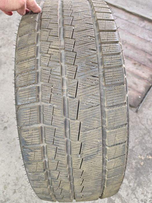 Продам зимнюю резину R20
