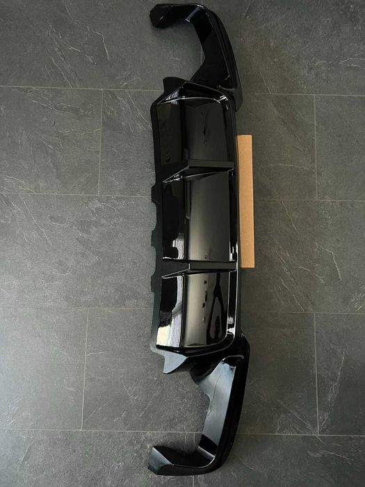 Заден дифузьор черен гланц тип M Performance БМВ Ф10/11 BMW F10/11