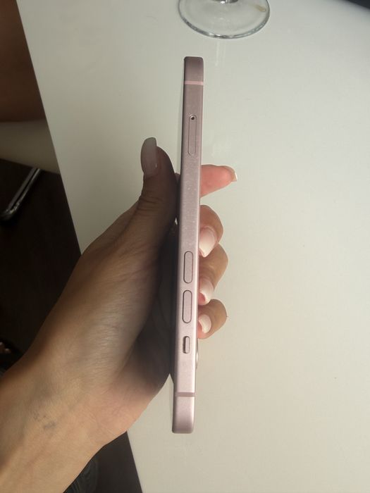 Iphone 15 pink