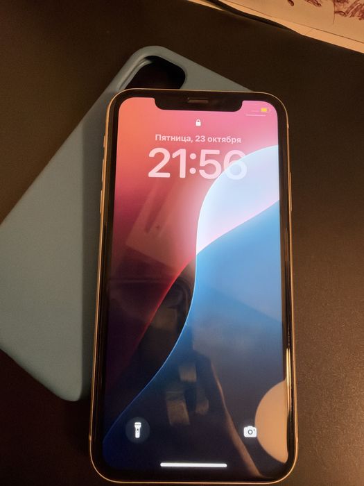 iPhone 11  64GB