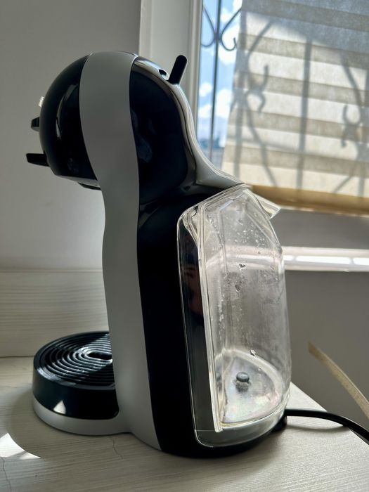 Кофемашина DeLonghi Mini Me EDG
