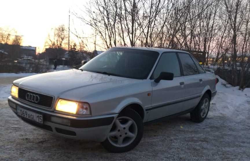 Продам АУДИ-80 б4 2.0 моно