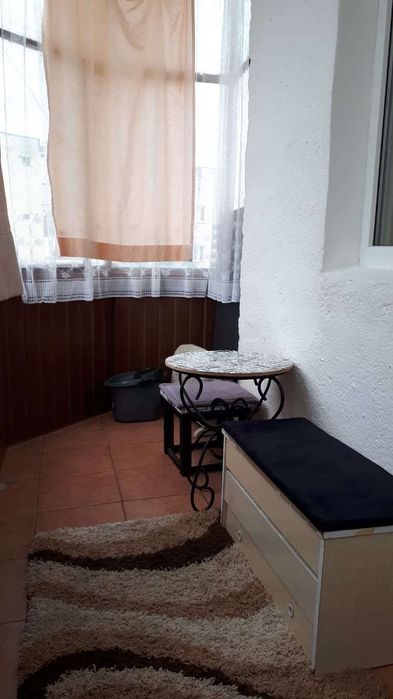 Închiriez apartament