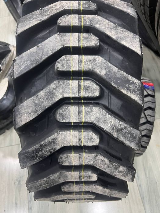 Автошина 12-16.5 экскаватор , погрузчик 10-16.5