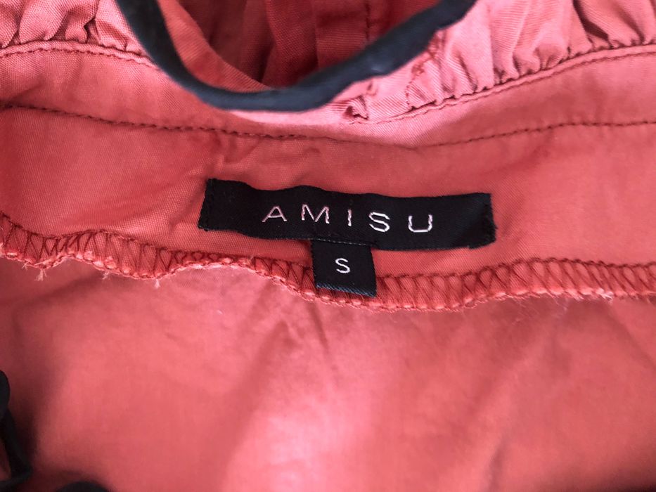 Чисто нова дамска риза AMISU;