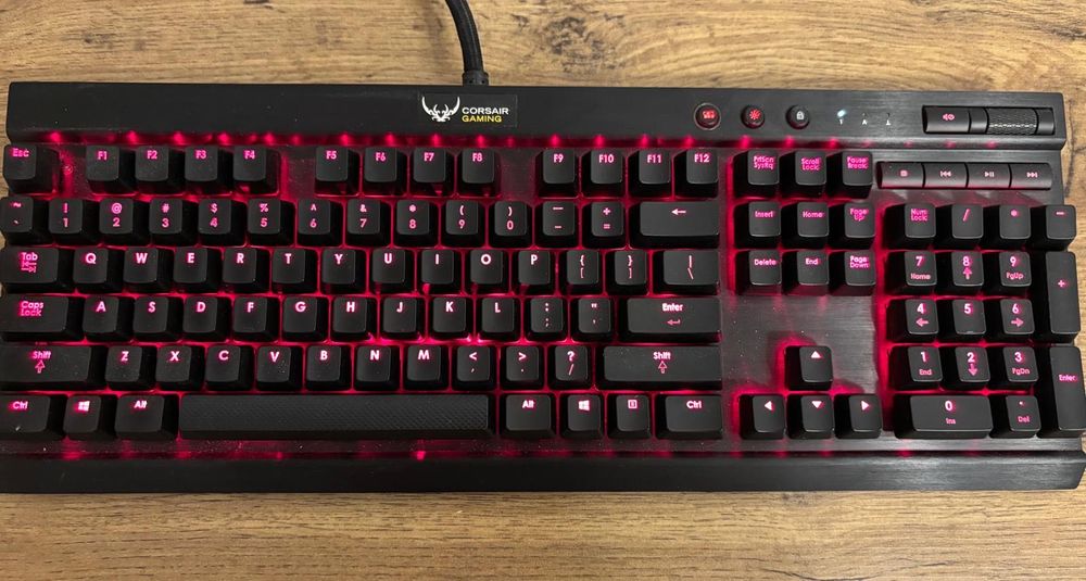 Tastatura Gaming Crosair K70 Cherry MX Blue