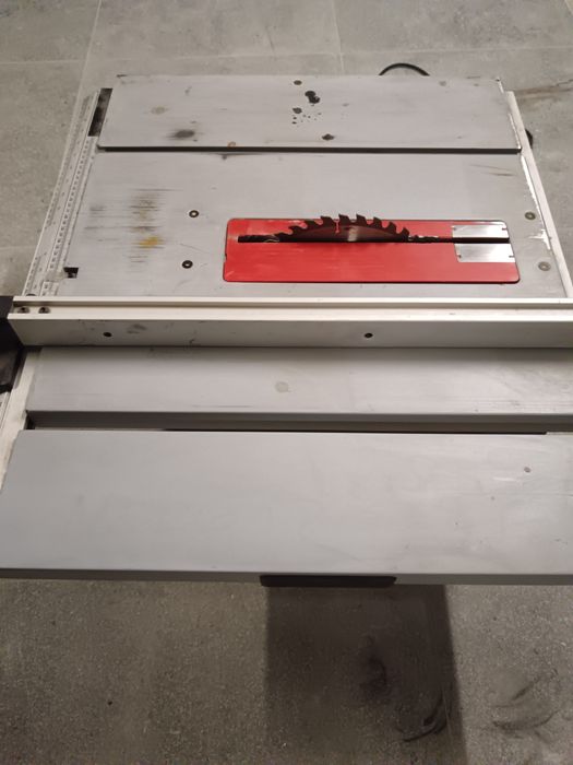 Дисковая настольная пила BOSCH