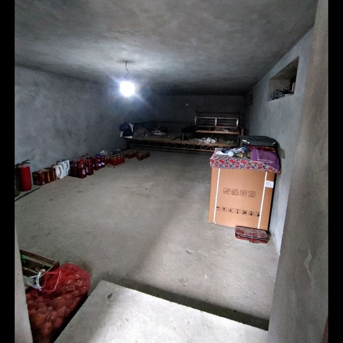 18 Сотих ҲОВЛИ Уй 2 қаватли
18 Сотих ҲОВЛИ Уй 2 қаватли
Замонавий ко