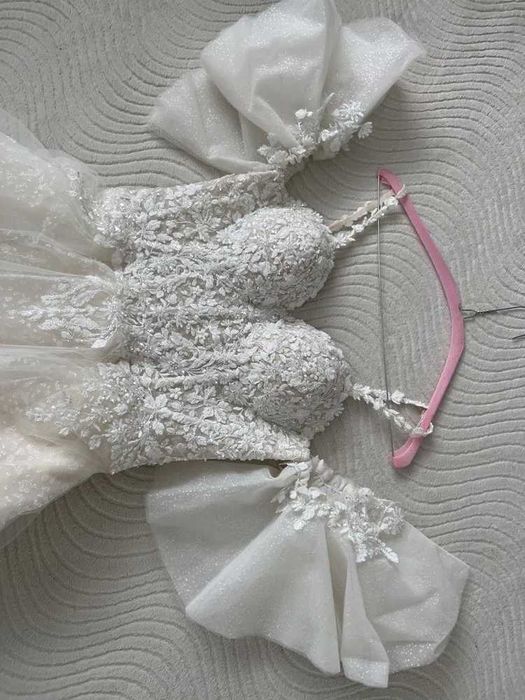 Нежна и елегантна булченска рокля