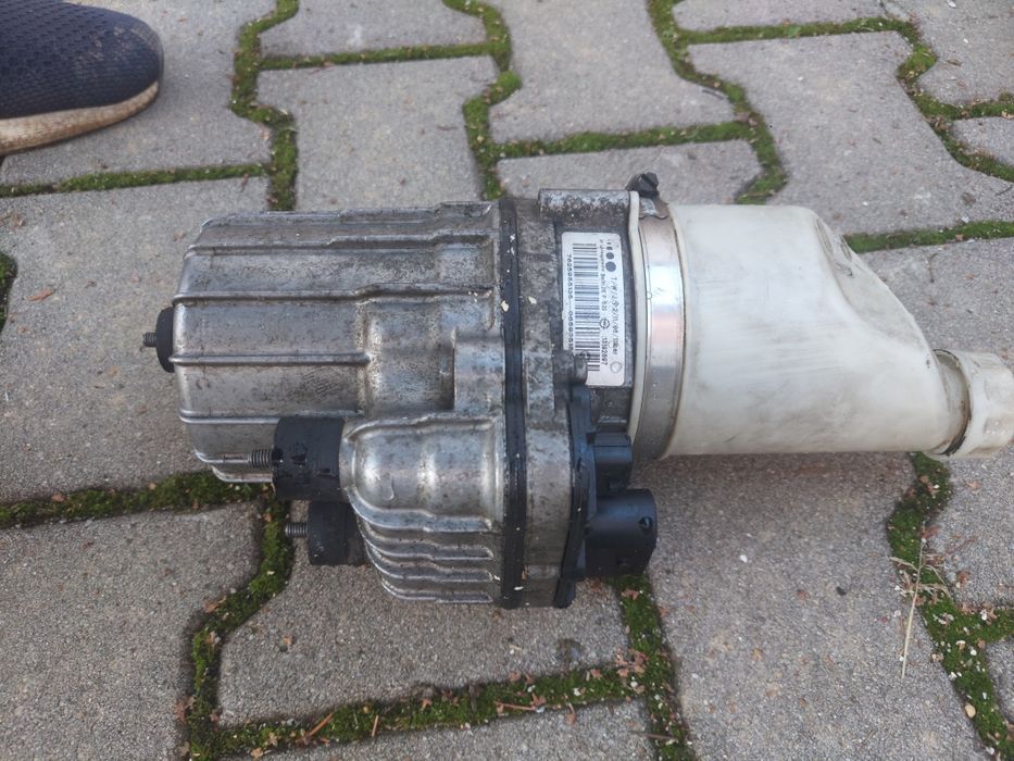 Помпа за серво Opel Astra H 1.9 CDTI OEM: 13192897 TRW