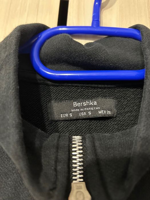 Суичъри на Puma,H&M,Bershka и тиниска на Nike
ОРИГИНАЛНИ ‼️