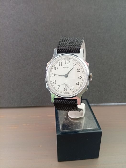 Руски ръчен механичен часовник ПОБЕДА