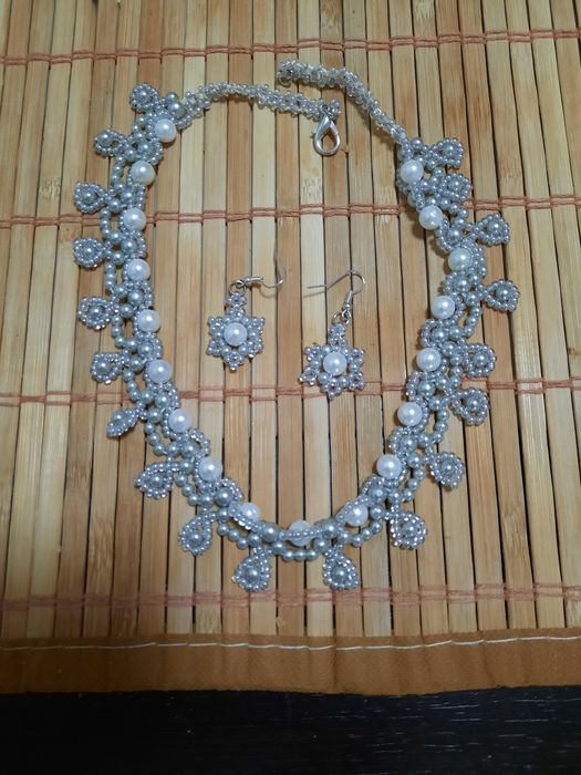 Set de mărgele lucrate manual