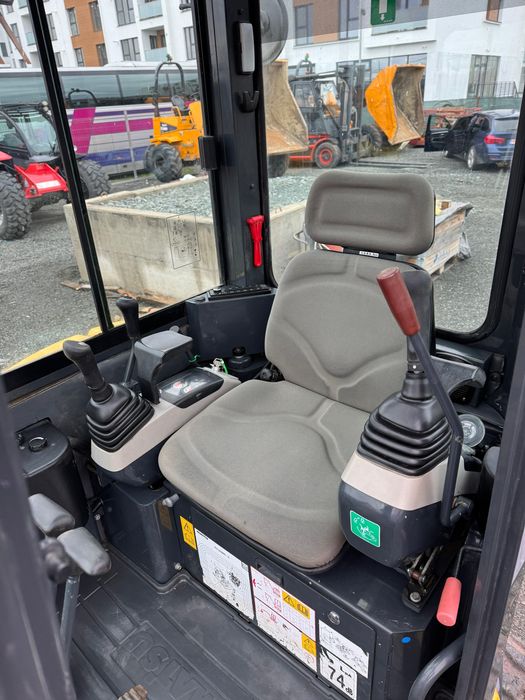 Excavator komatsu PC26MR-3 an 2017 ore 1900