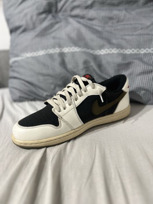 Jordan 1low travis scott