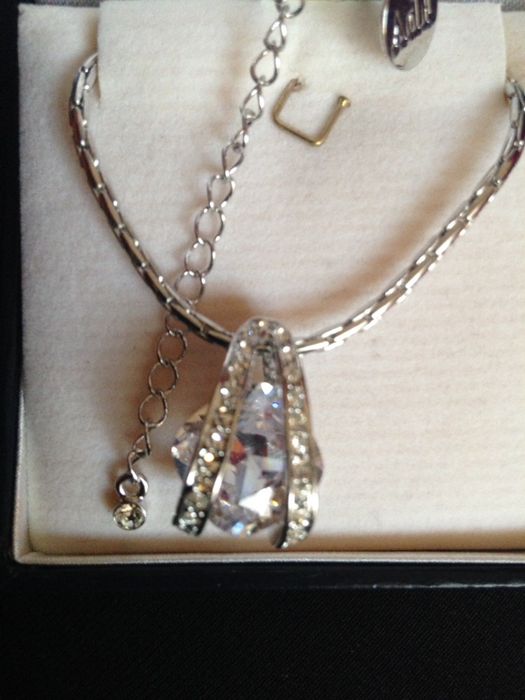 Уникално Колие с камък Сваровски