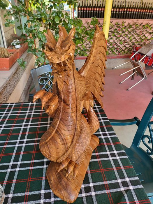 Уникална дърворезба "Дракон с разперени крила" – Фън Шуй
