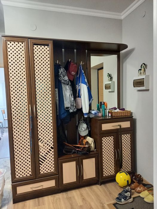 Продам шкаф прихожие