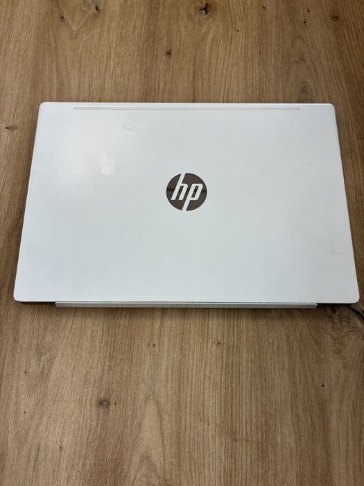 HP Pavilion 14 със зарядно