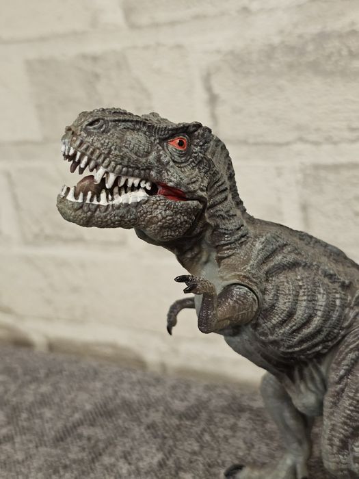 Фигурка динозавр