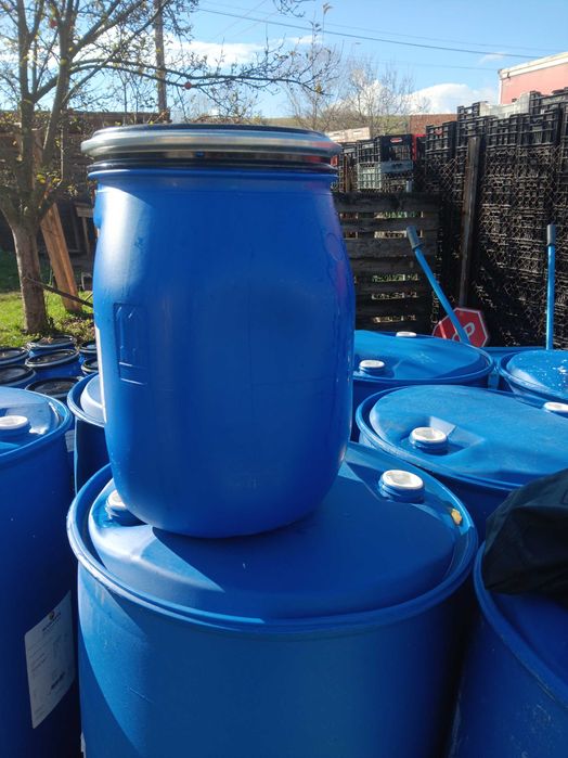 Пластмасови бидони 30л и220л