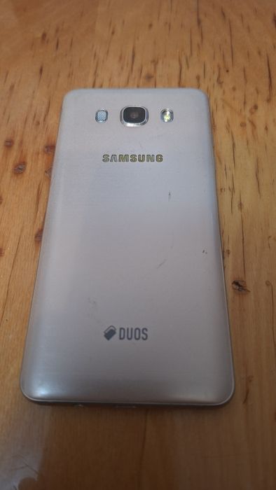 Смартфон Samsung j5