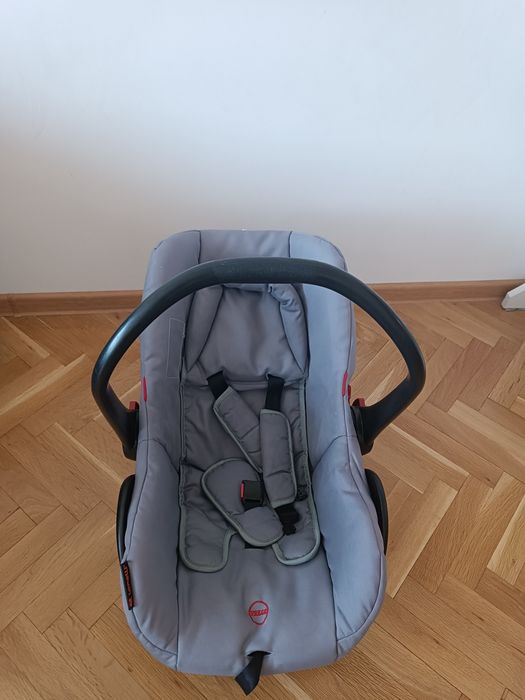 Бебешко кошче за кола