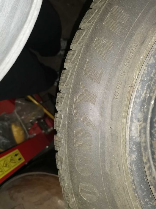 Продавам джанти с гуми от Хонда Сивик 7 - 15 цола