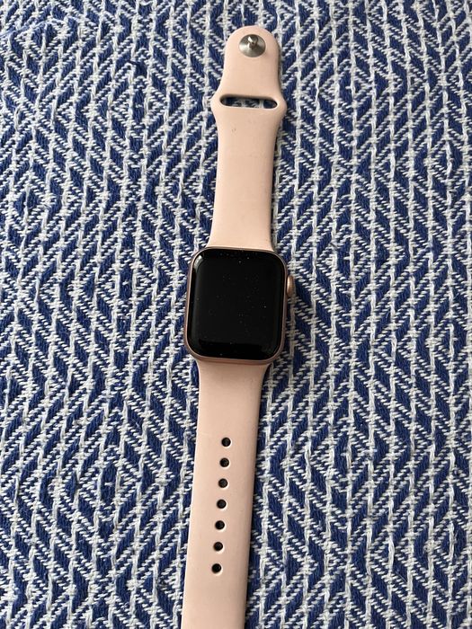 Apple смарт часы. Бу в хорошем состоянии