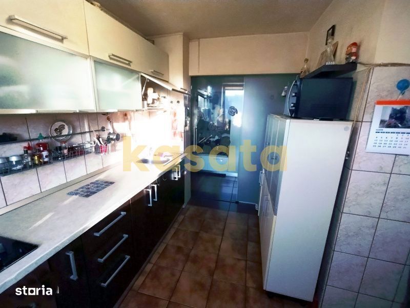Apartament de 3 camere, luminos, zona verde si linistita