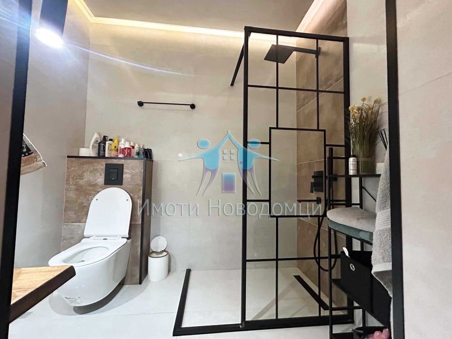 Продава се Тристаен апартамент в Шумен, Пазара - 110 кв.м за 2273 €/кв.м - Снимка #9