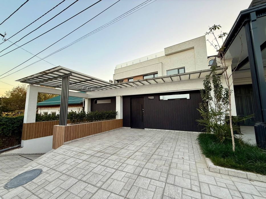 Продается Евро дом 5 комнат, 2 соток, ул. Циолковского