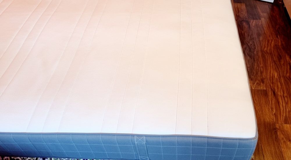 Продавам матрак с индив. пакет. пружини, много твърд, 160x200 см