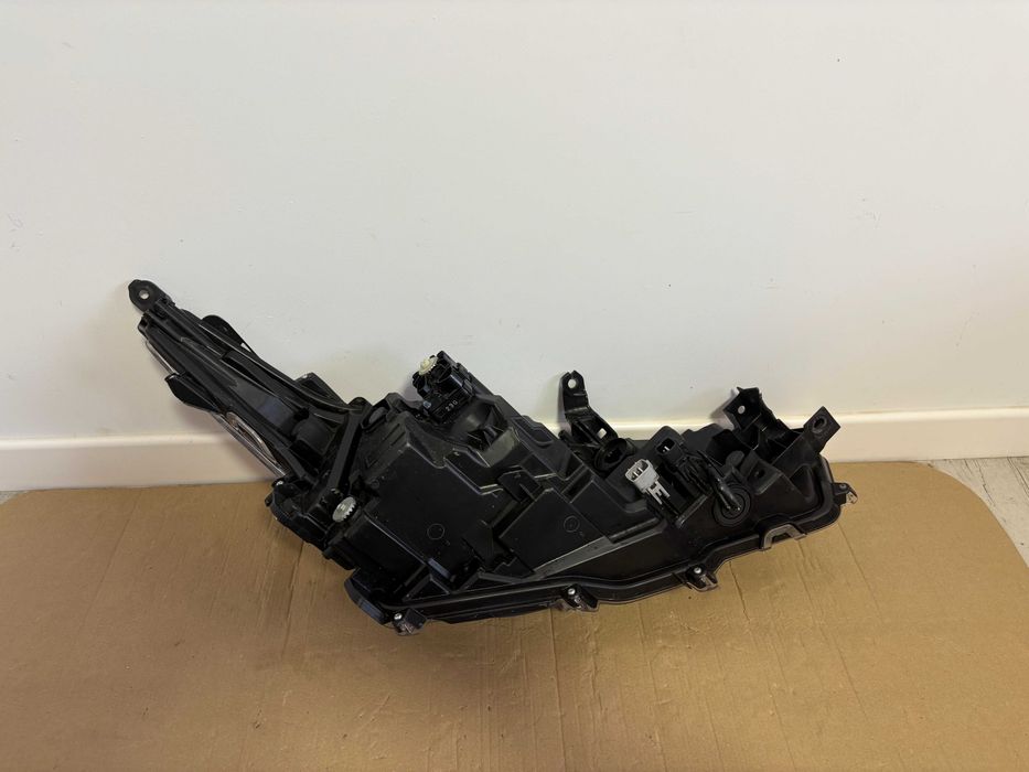 Far stanga full led Toyota Corolla berlina dupa 2018 81150-02T51-00