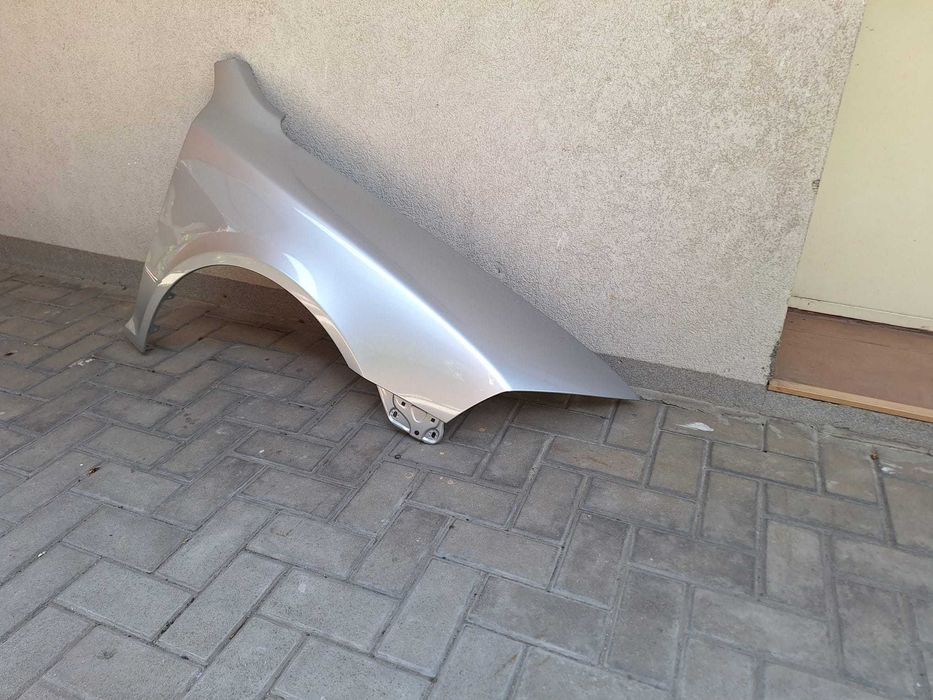 Aripa Fata Dreapta Skoda Octavia 2 II An 2004-2008 Vopsita Gri Deschis