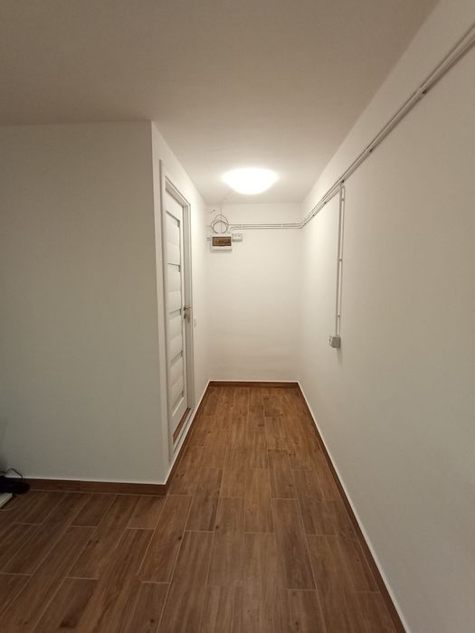Vand birou, garaj, garsoniera in Cartierul Soarelui zona Oncea.