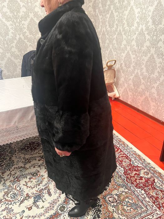 Шуба продаётся в хорошем состоянии