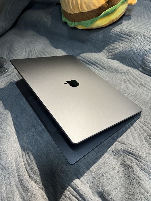 Macbook Pro 16-inch