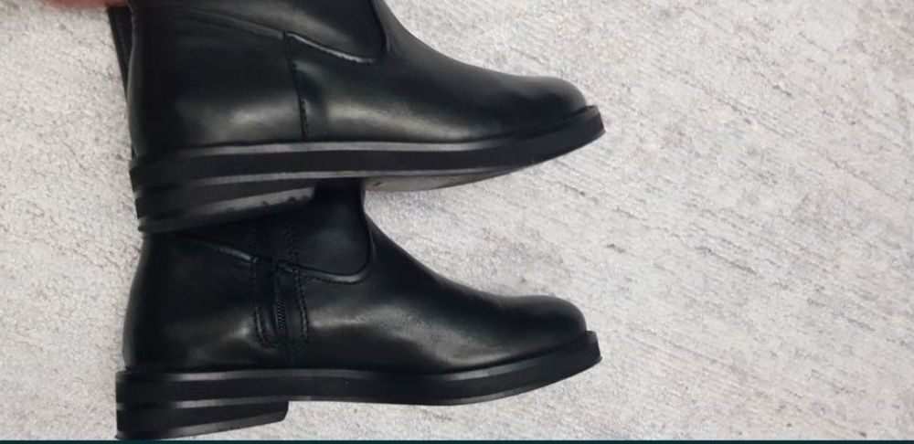 Piele  naturală        .