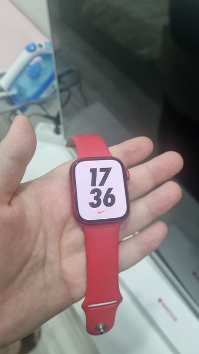 Apple Watch 8 Red 45 mm GPS