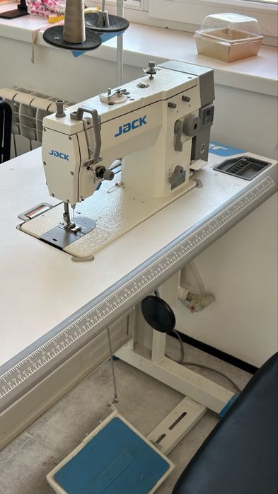 Швейная машина Jack (прямострочная и зигзаг)