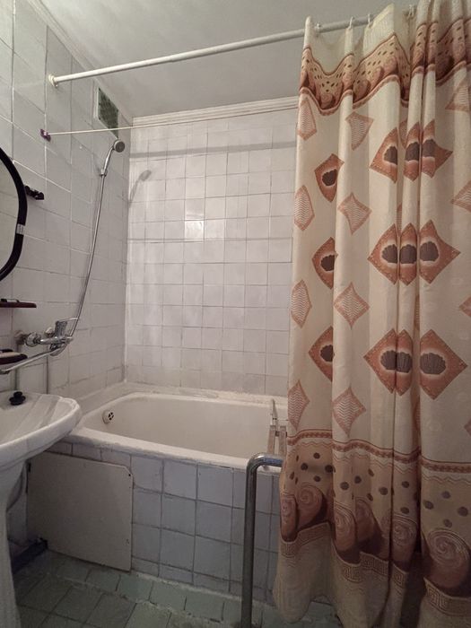 Продам 3х комн квартиру Революция